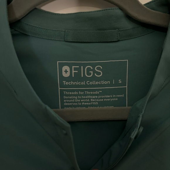 NWT FIGS MENA SCRUB TOP - Picture 2 of 5